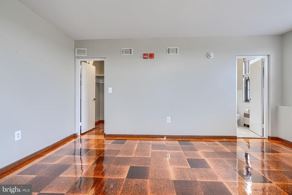 105 39th Street W - Photo 30