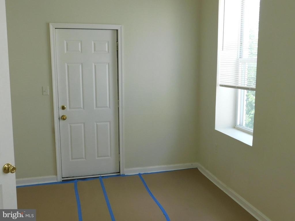 2427 Lakeview Avenue - Photo 8