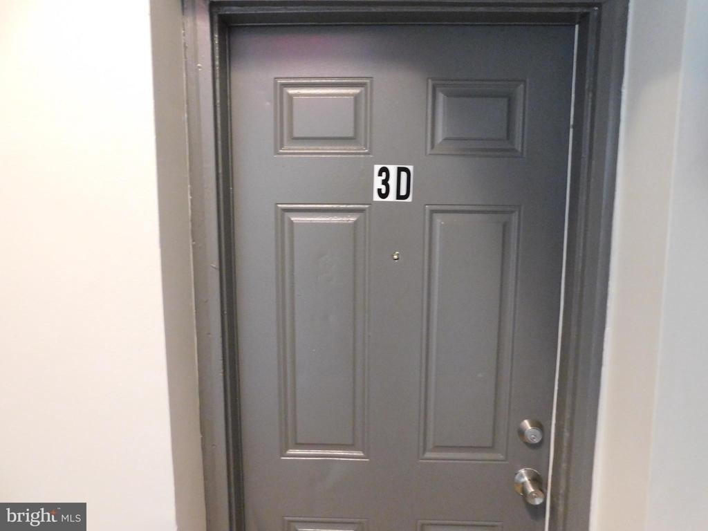 2427 Lakeview Avenue - Photo 1