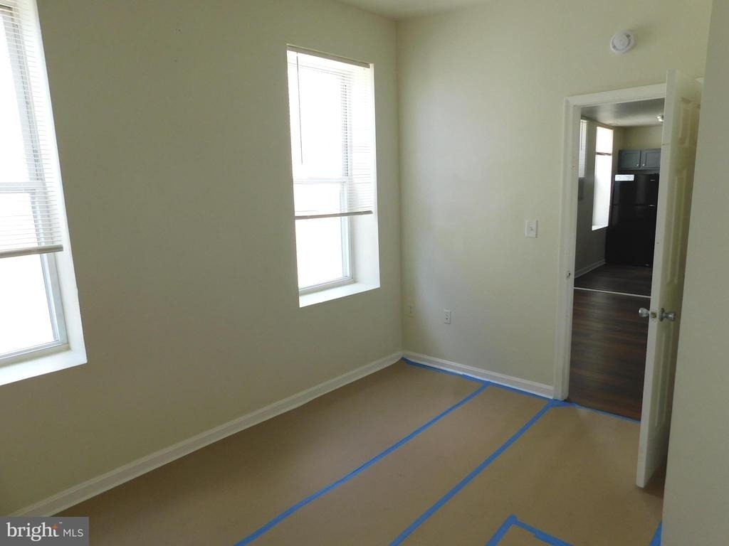 2427 Lakeview Avenue - Photo 10