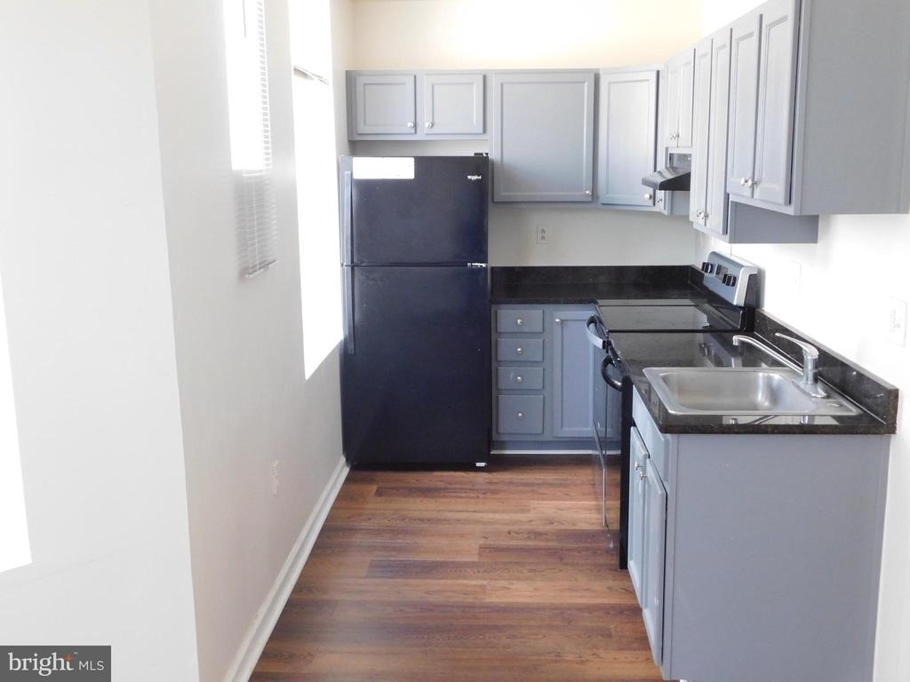 2427 Lakeview Avenue - Photo 5