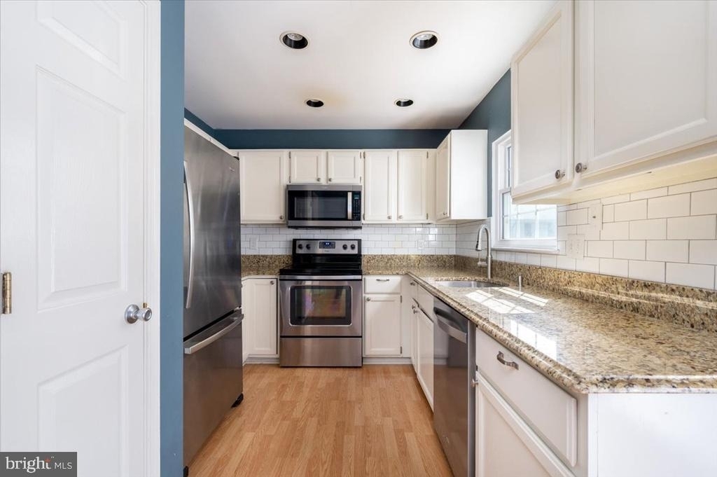 2209 Commissary Circle - Photo 11