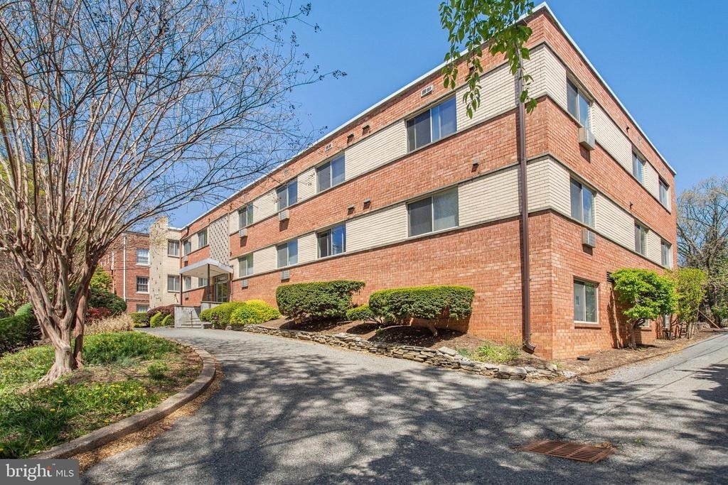 4465 Macarthur Boulevard Nw - Photo 19