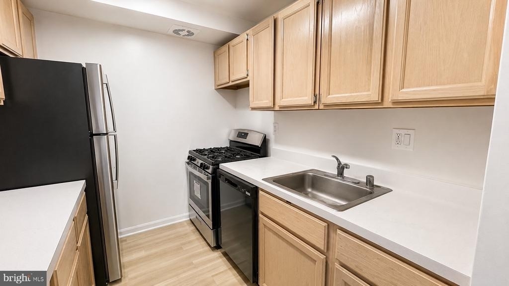 4465 Macarthur Boulevard Nw - Photo 16