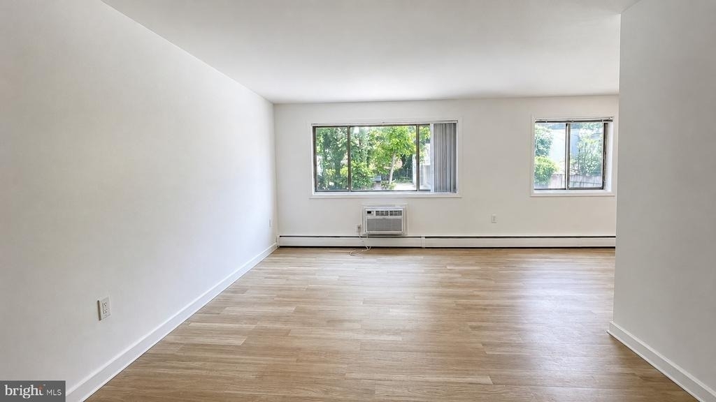4465 Macarthur Boulevard Nw - Photo 10