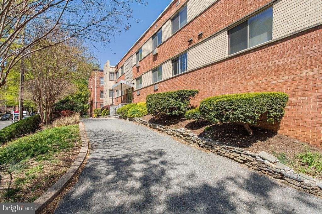 4465 Macarthur Boulevard Nw - Photo 18