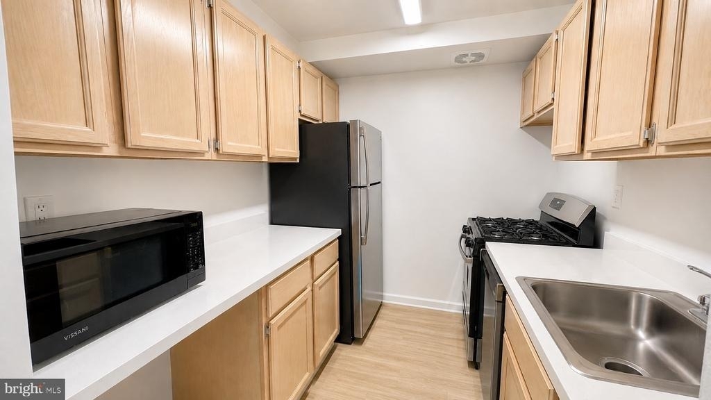 4465 Macarthur Boulevard Nw - Photo 4
