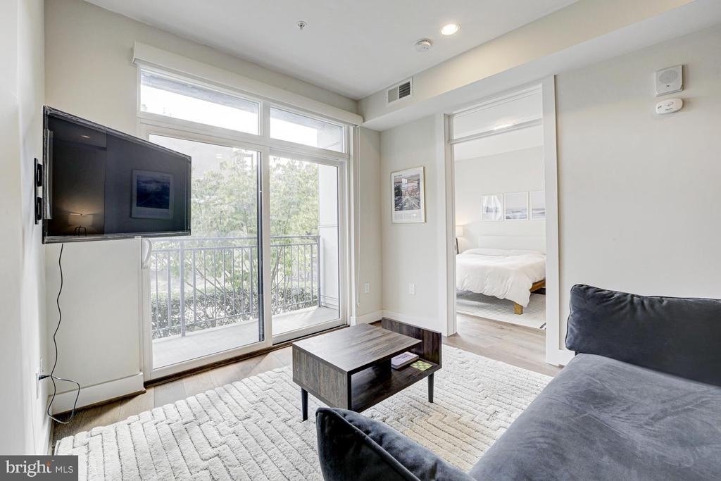 2337 Champlain Street Nw - Photo 4