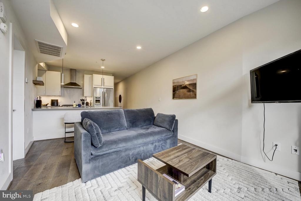 2337 Champlain Street Nw - Photo 3