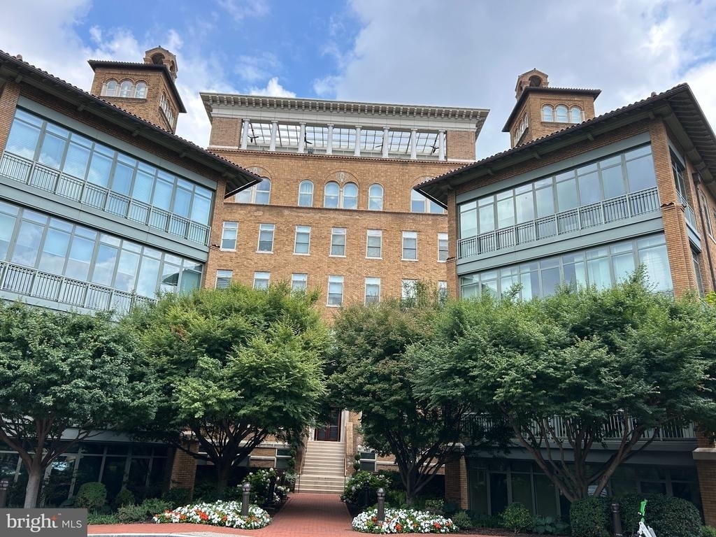 2425 L Street Nw - Photo 0