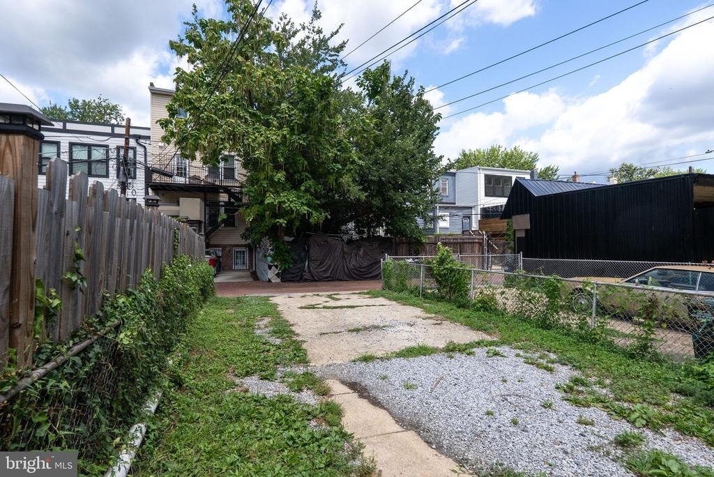 635 Kenyon Street Nw - Photo 30