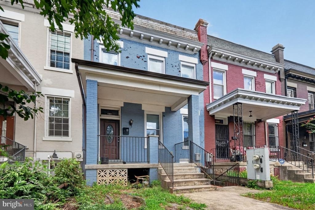 635 Kenyon Street Nw - Photo 3
