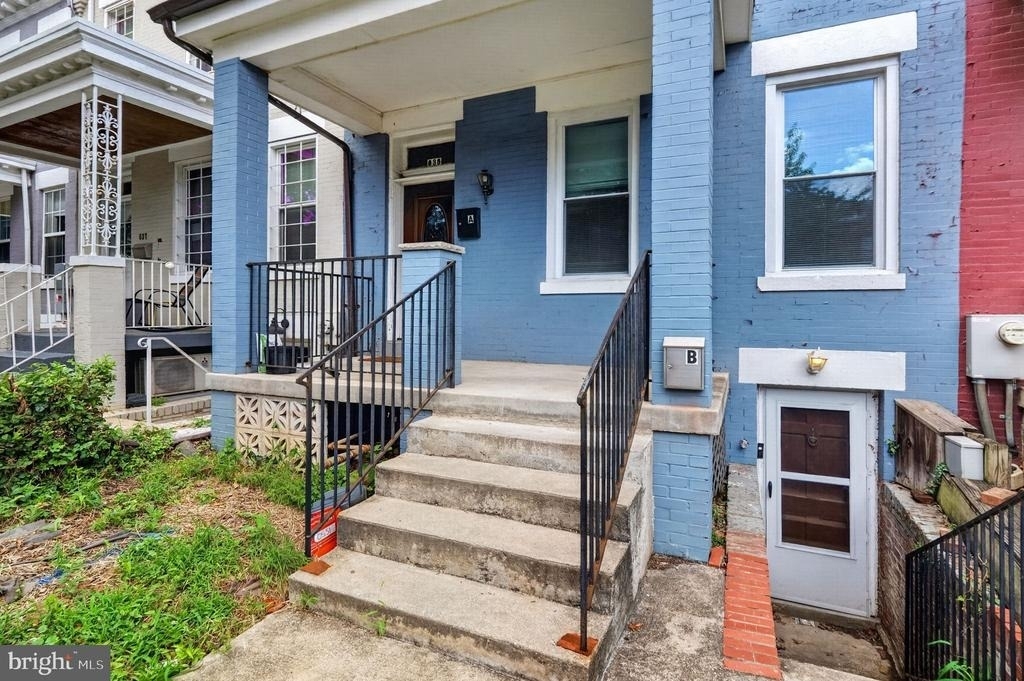 635 Kenyon Street Nw - Photo 2