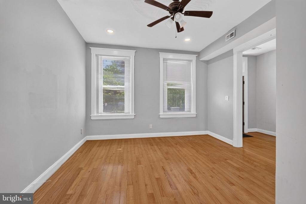 635 Kenyon Street Nw - Photo 8