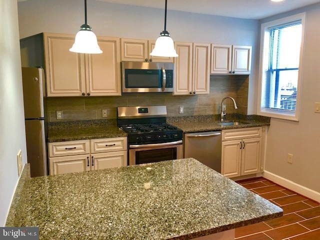 635 Kenyon Street Nw - Photo 1