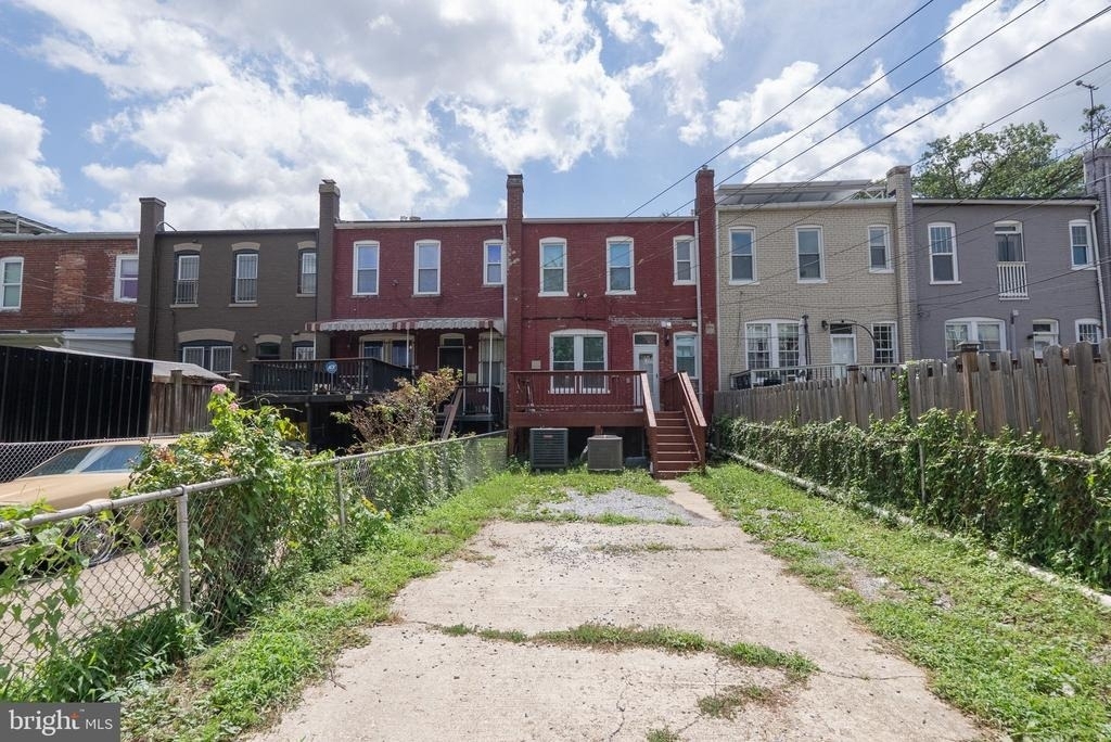 635 Kenyon Street Nw - Photo 31