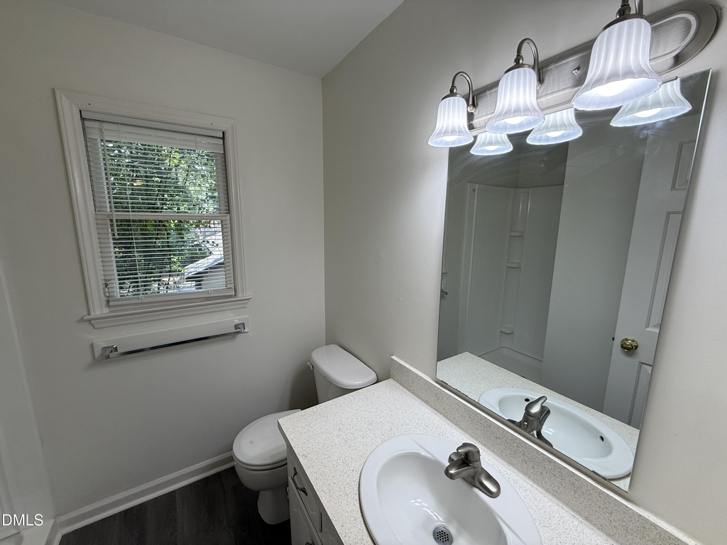 1506 Mc Donald Avenue - Photo 7