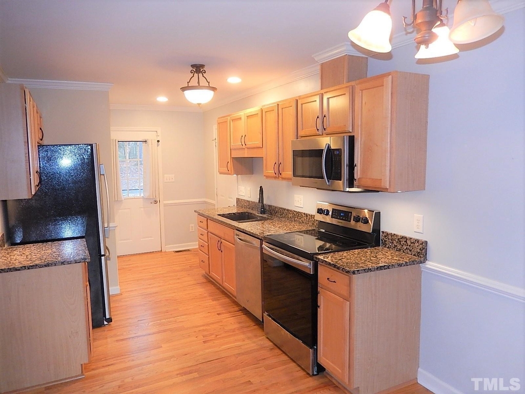 6610 Lipscomb Drive - Photo 8