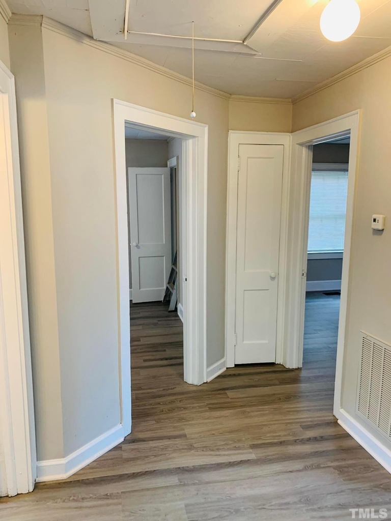 203 Hillsborough Road - Photo 6