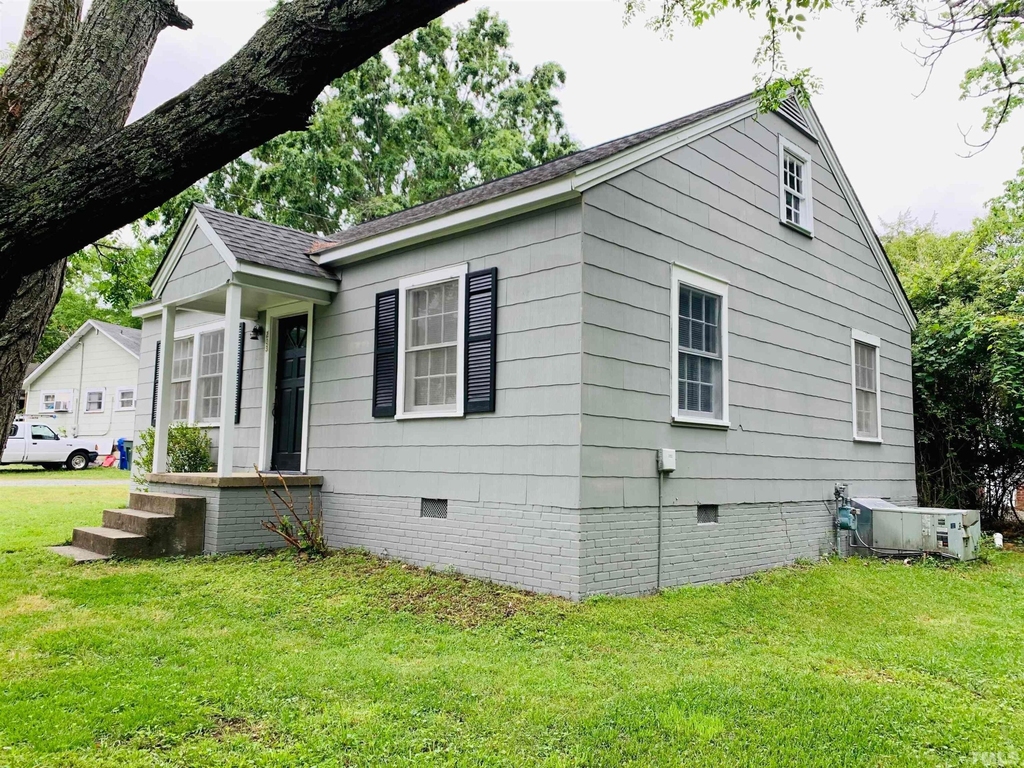 203 Hillsborough Road - Photo 1