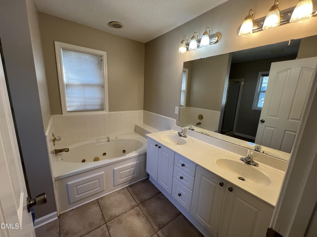 7706 Astoria Place - Photo 18