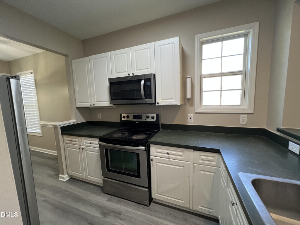 7706 Astoria Place - Photo 7