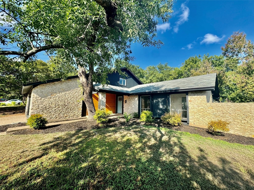 9506 Stonebridge Dr - Photo 0