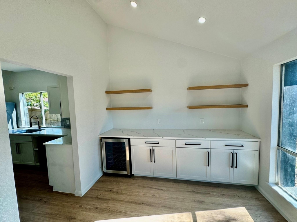 9506 Stonebridge Dr - Photo 4