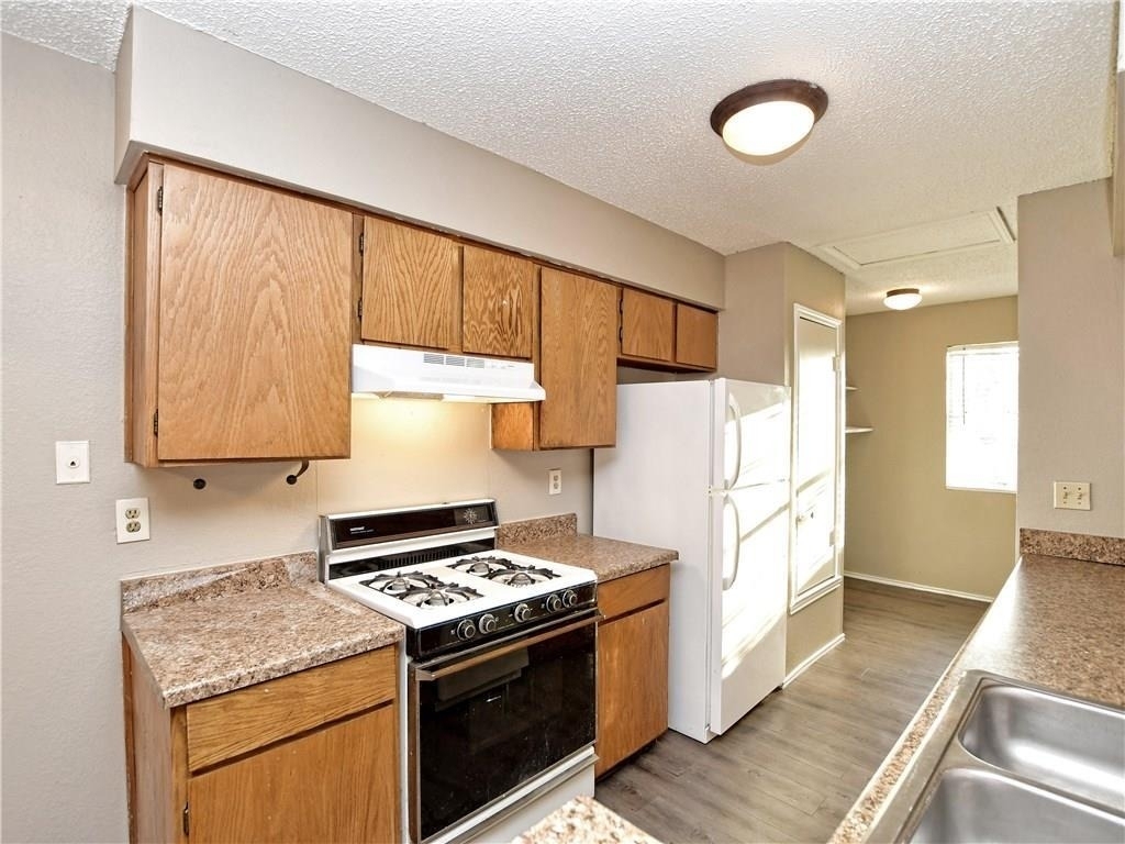 5401 Spring Meadow Rd - Photo 7