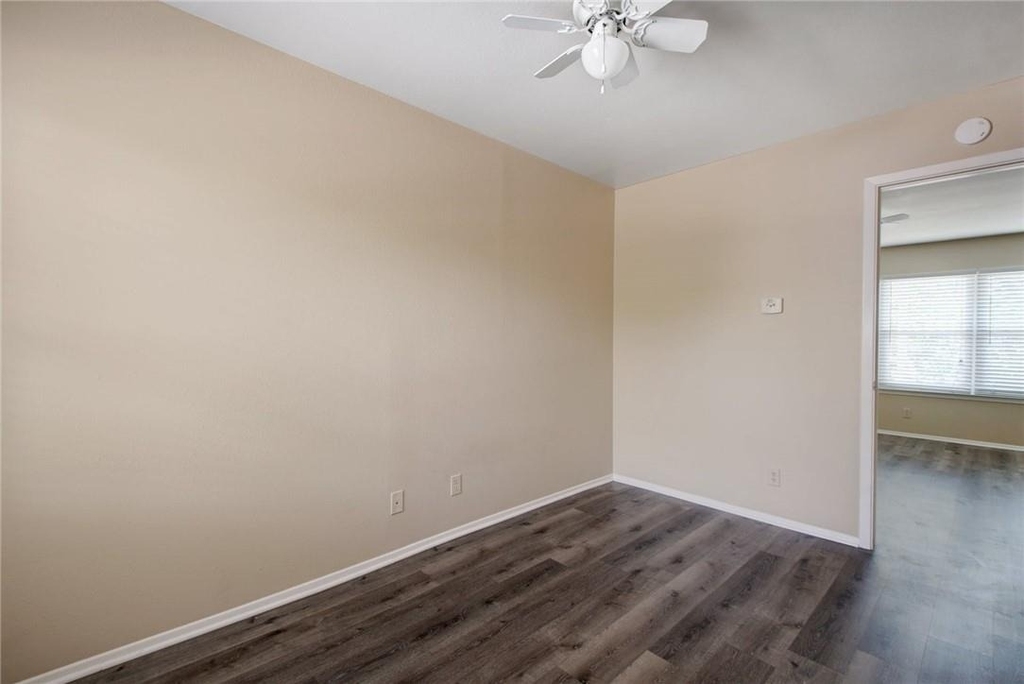 3400 Speedway - Photo 17