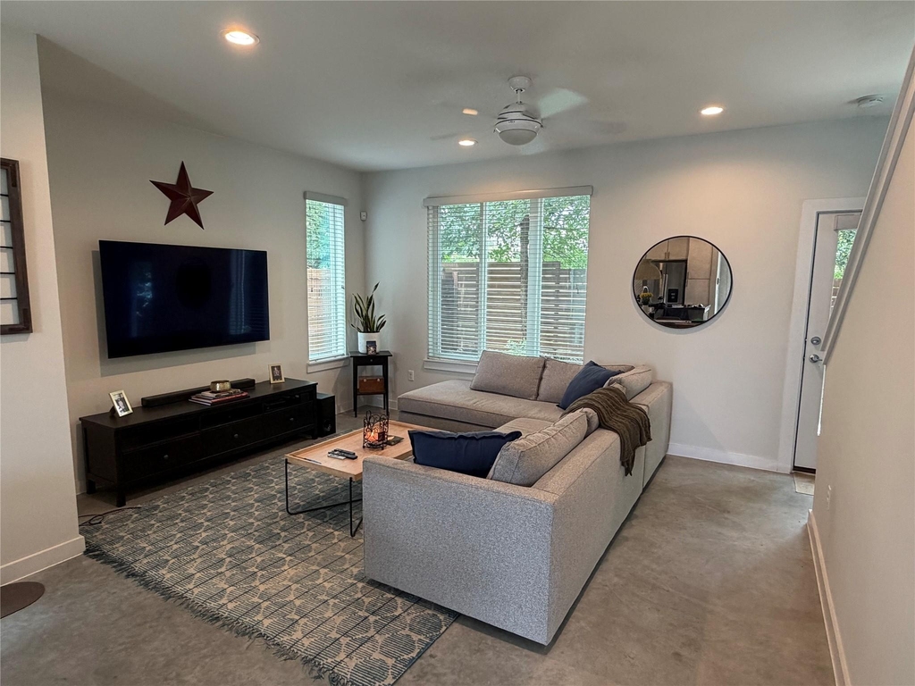 3612 Clary Way - Photo 3