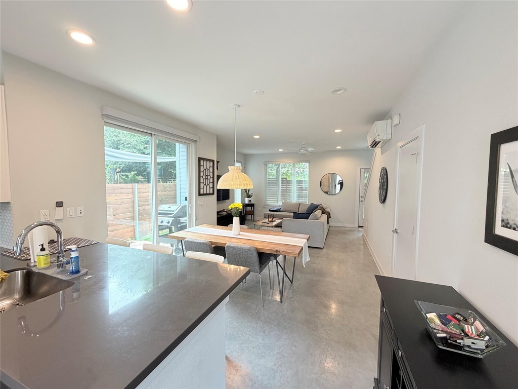 3612 Clary Way - Photo 2