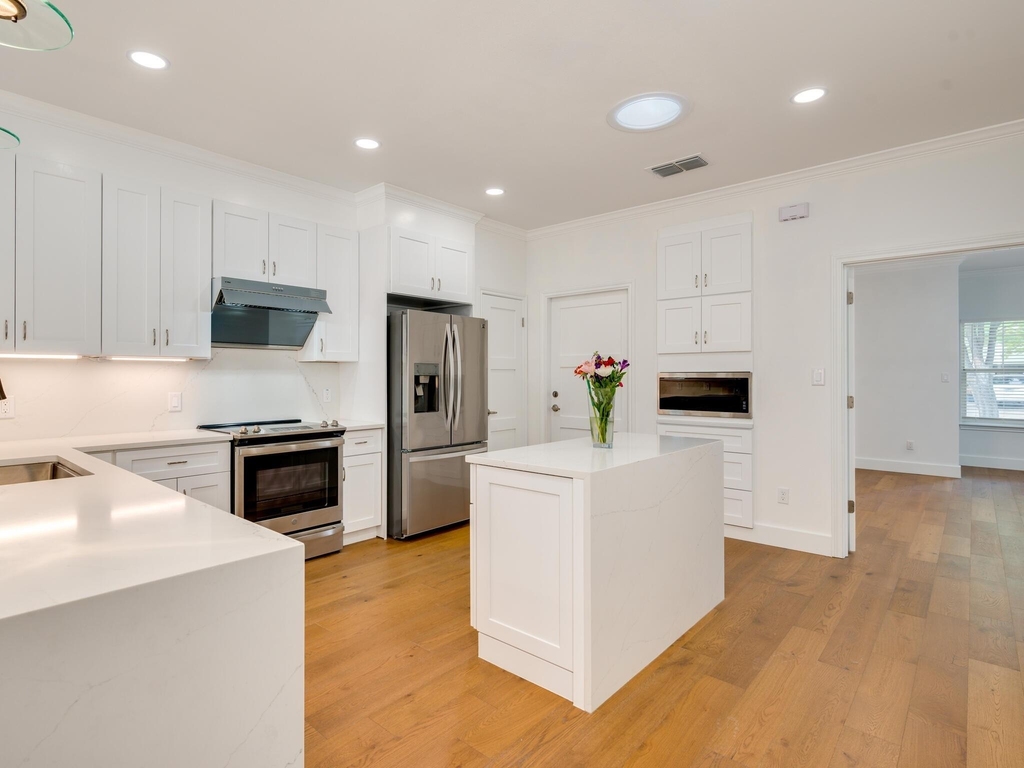 4601 Eilers Ave - Photo 3
