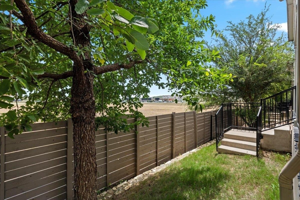 7106 Silver Star Ln - Photo 31