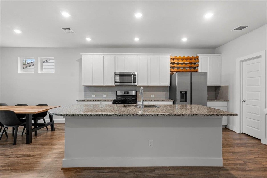 7106 Silver Star Ln - Photo 3