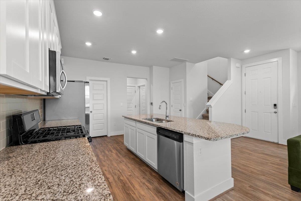 7106 Silver Star Ln - Photo 6