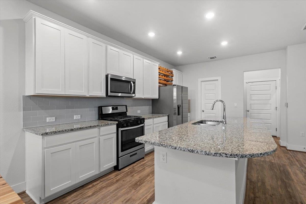 7106 Silver Star Ln - Photo 1