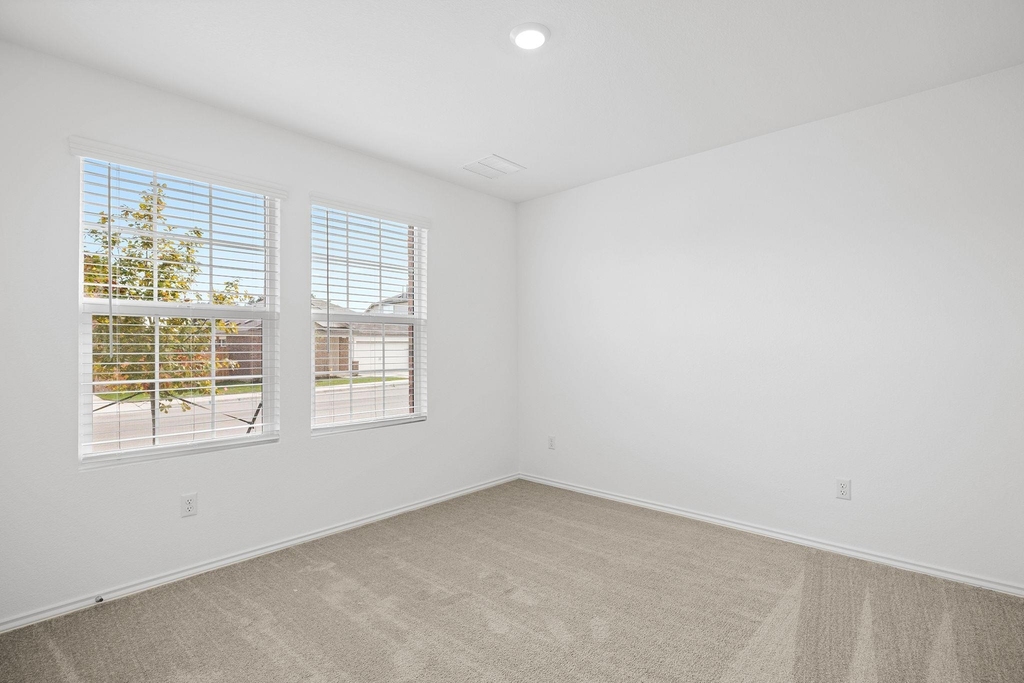 229 Hummingbird Flight Dr - Photo 15