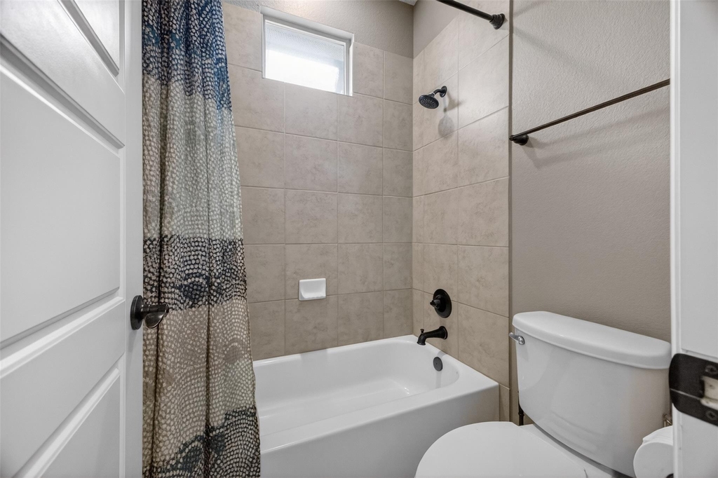 4017 Benetton Way - Photo 4