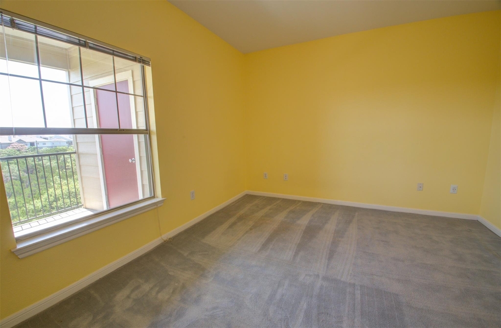 2320 Gracy Farms Ln - Photo 13