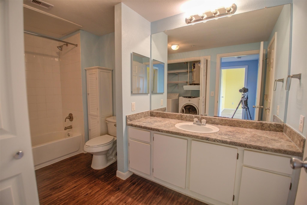 2320 Gracy Farms Ln - Photo 16