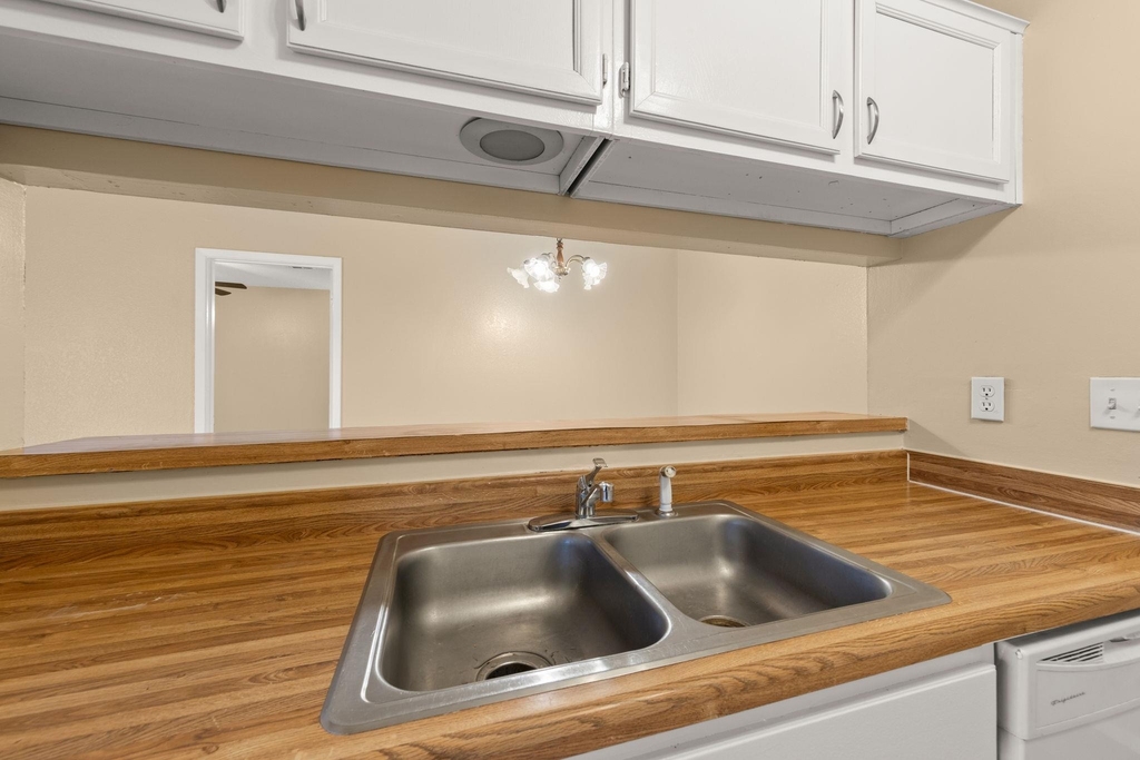 313 Greenlawn Blvd - Photo 12