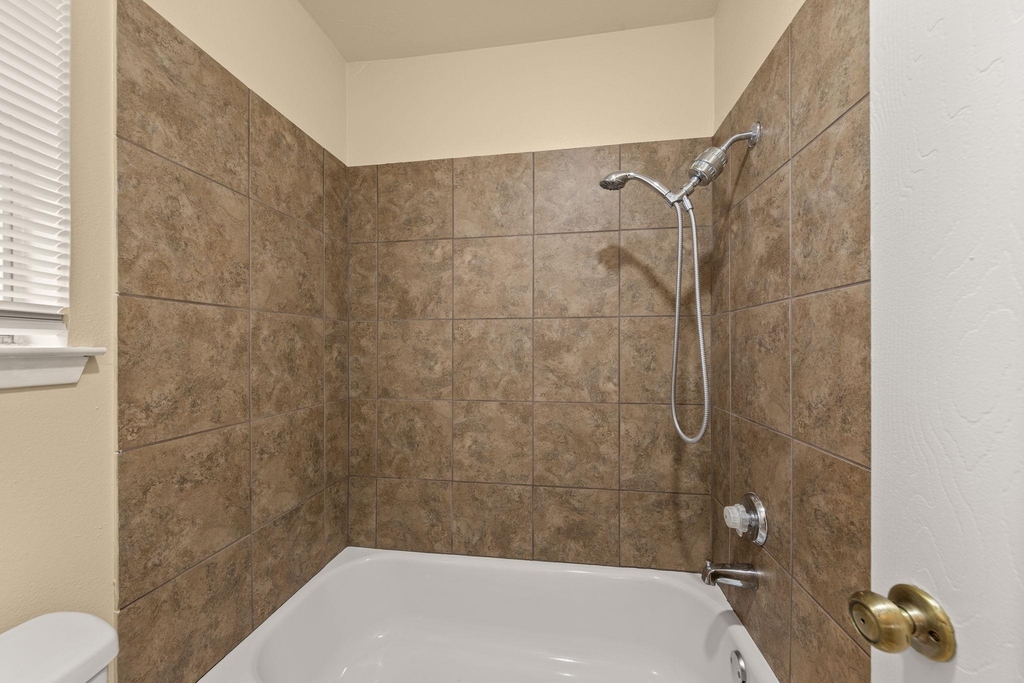 313 Greenlawn Blvd - Photo 18