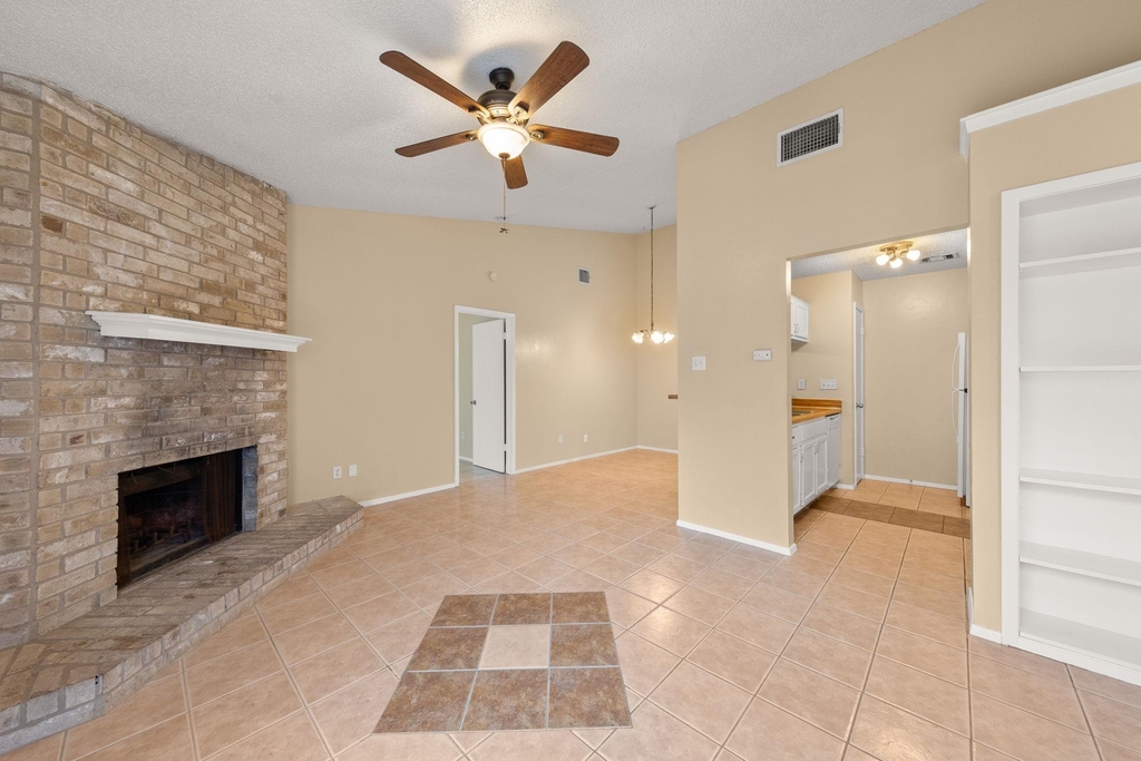 313 Greenlawn Blvd - Photo 4