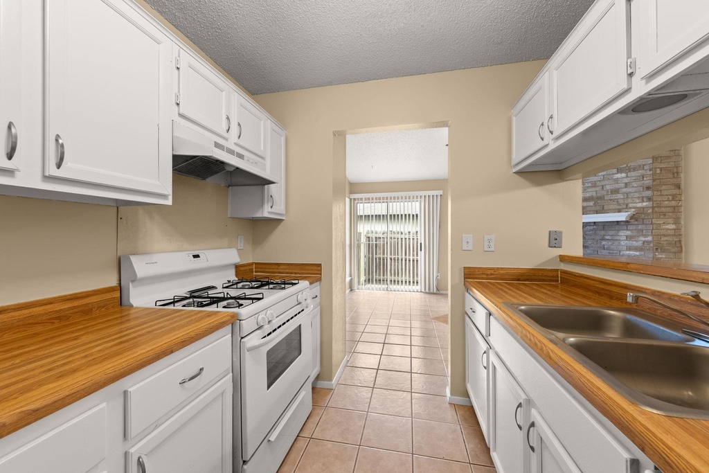 313 Greenlawn Blvd - Photo 14