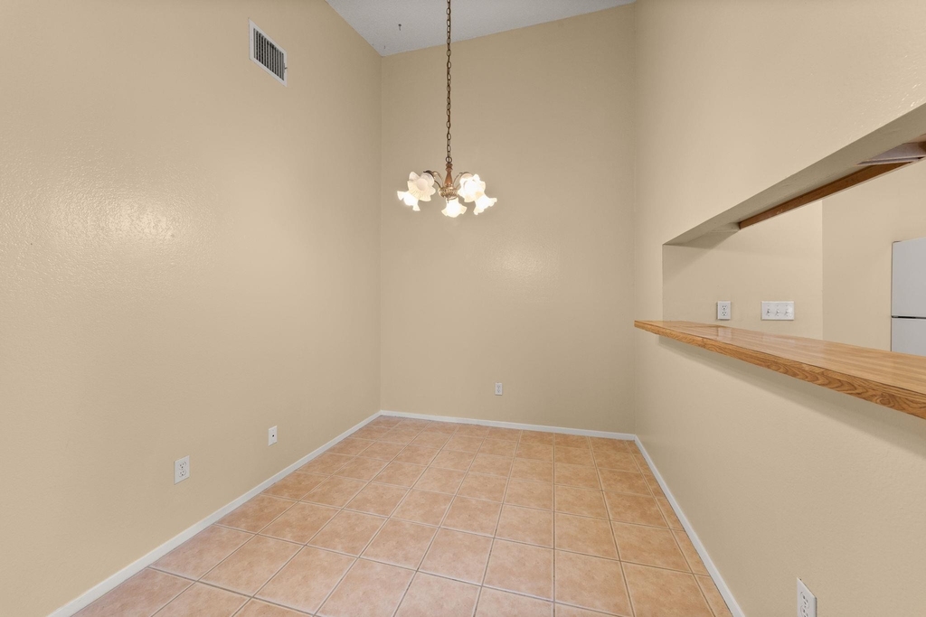 313 Greenlawn Blvd - Photo 7