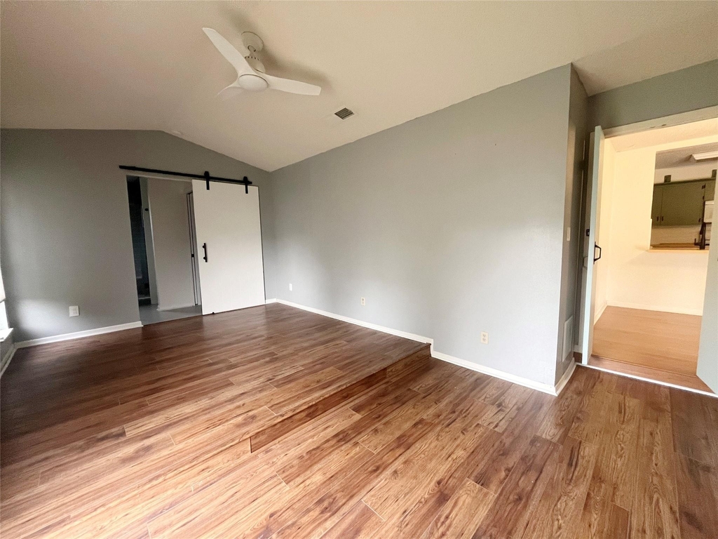 8702 Dawnridge Cir - Photo 12