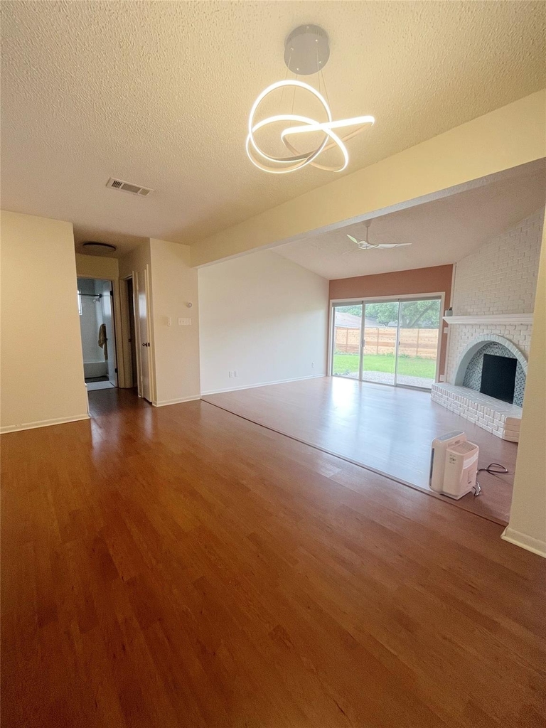 8702 Dawnridge Cir - Photo 2