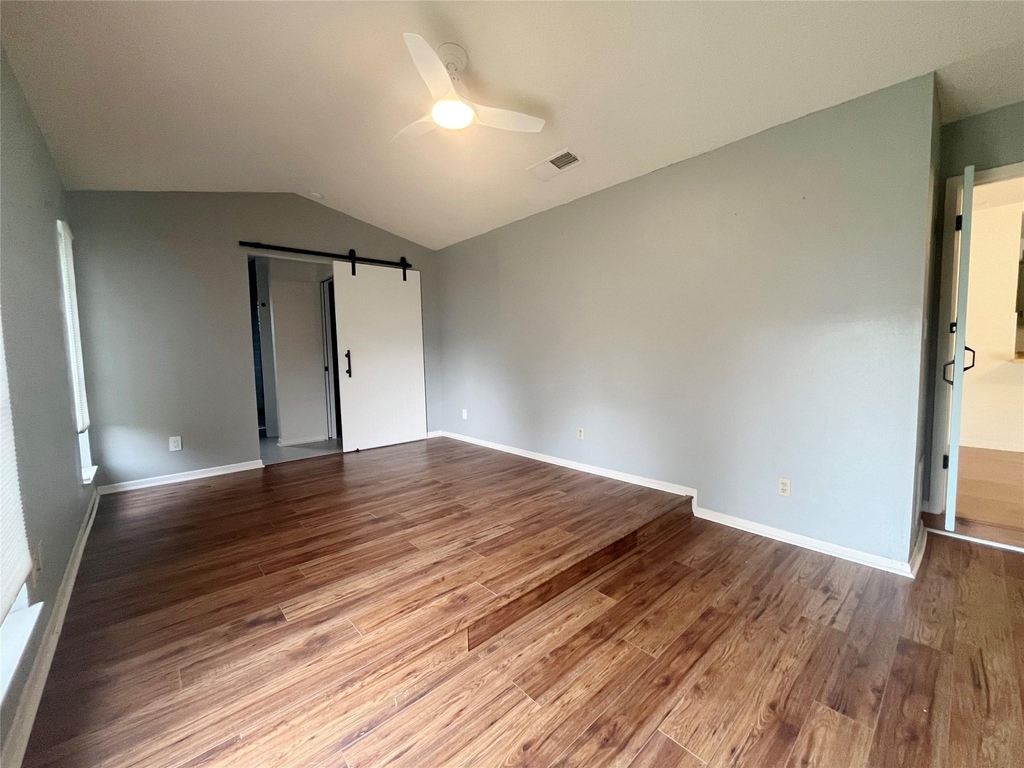 8702 Dawnridge Cir - Photo 10