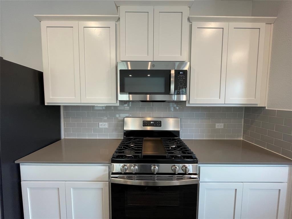 10717 Steinbeck Dr - Photo 3